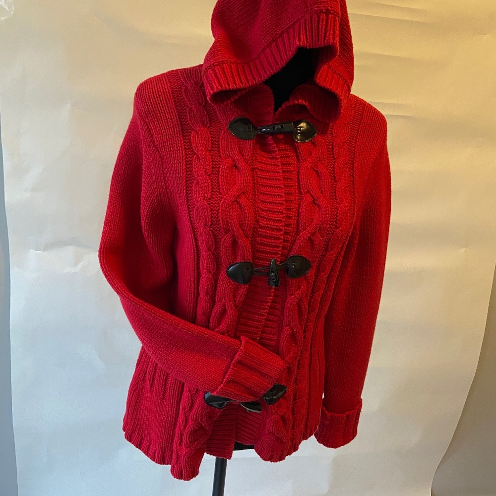 Sportsworks studio sweater with hood